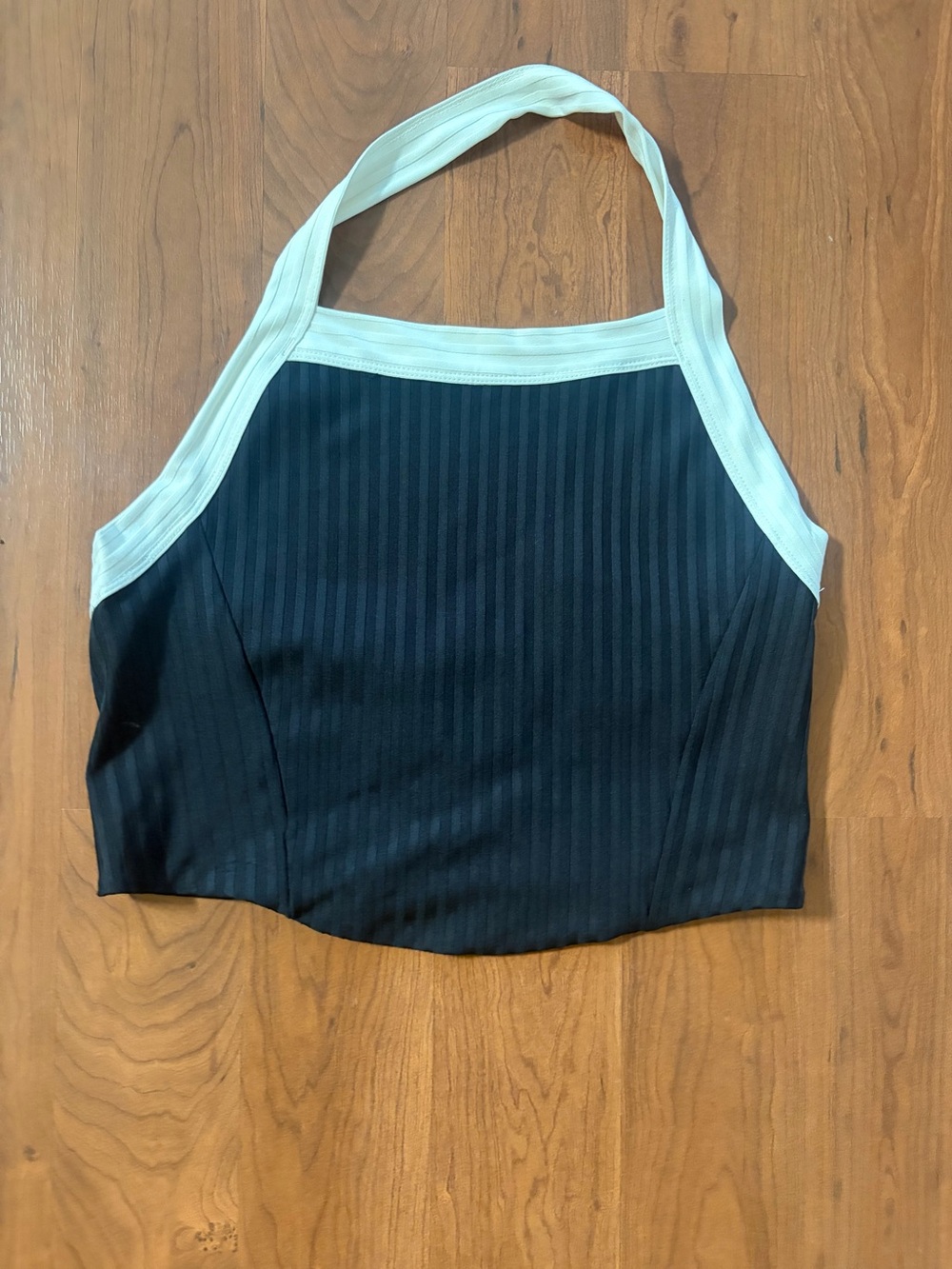 Women’s Jordan black and white crop top